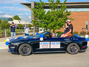 SeniorParade20200254
